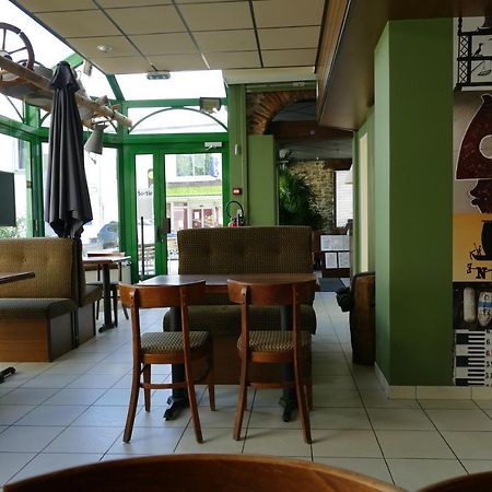 Logis Hotels Le Champalud Restaurant La Citadelle Oree-d'Anjou Luaran gambar