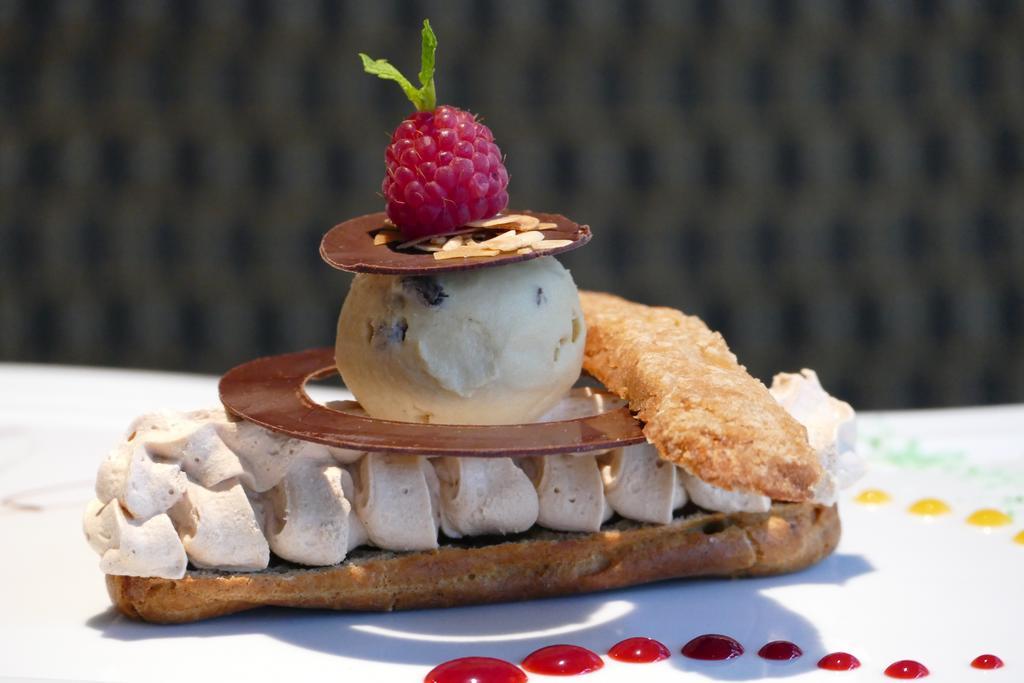 Logis Hotels Le Champalud Restaurant La Citadelle Oree-d'Anjou Luaran gambar