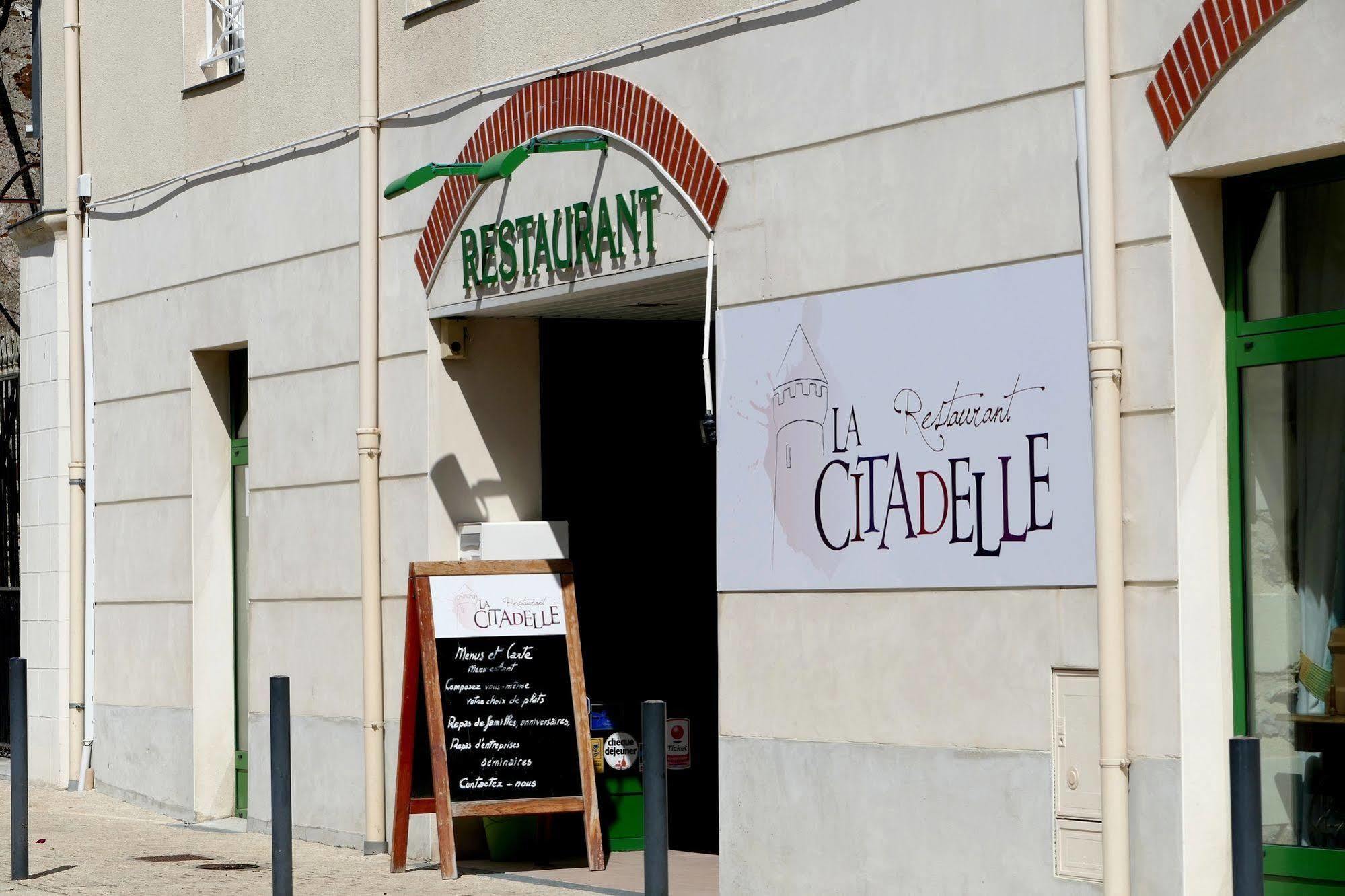 Logis Hotels Le Champalud Restaurant La Citadelle Oree-d'Anjou Luaran gambar