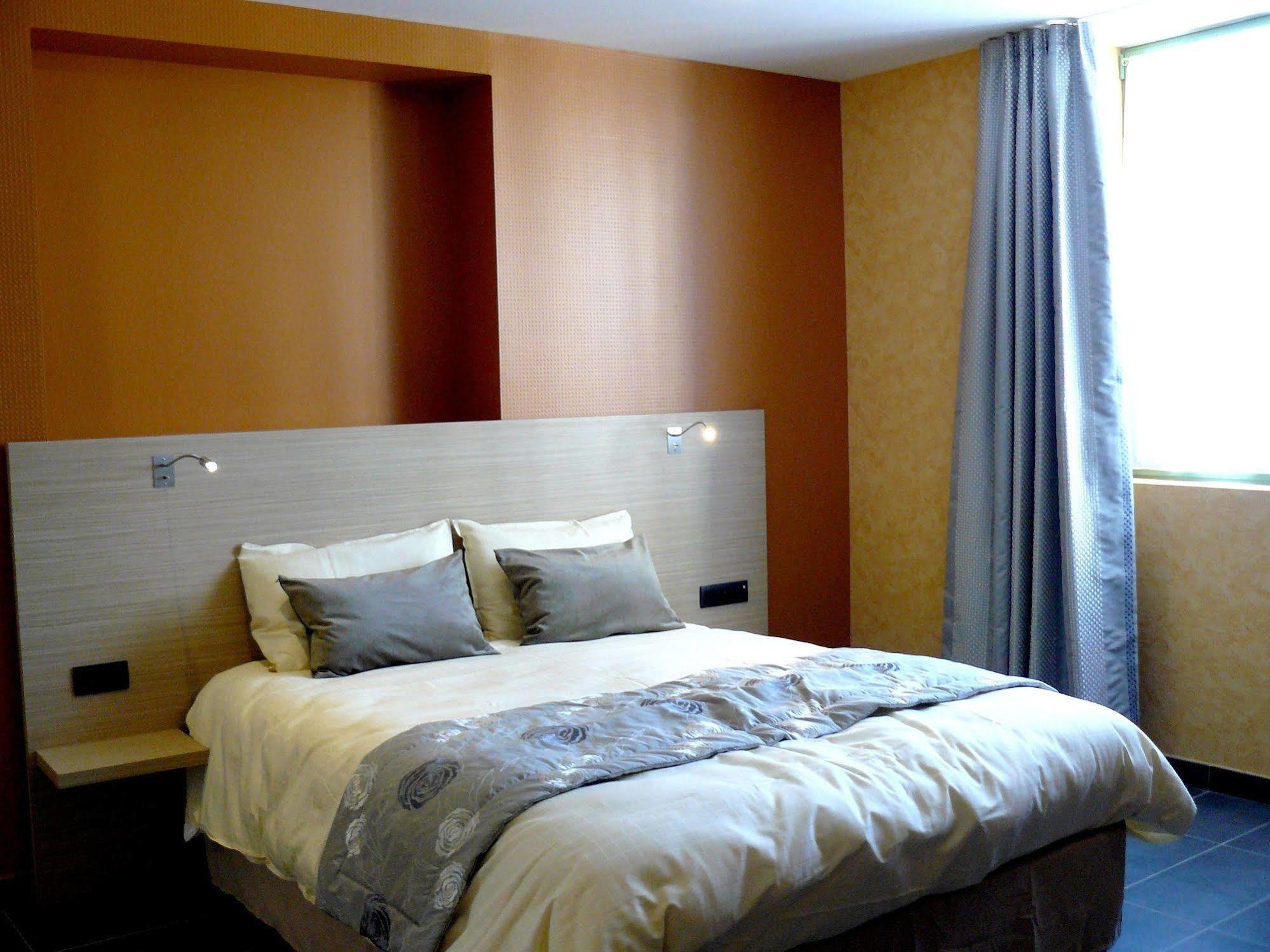 Logis Hotels Le Champalud Restaurant La Citadelle Oree-d'Anjou Luaran gambar
