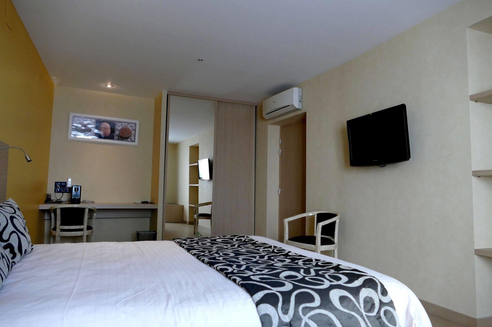 Logis Hotels Le Champalud Restaurant La Citadelle Oree-d'Anjou Luaran gambar
