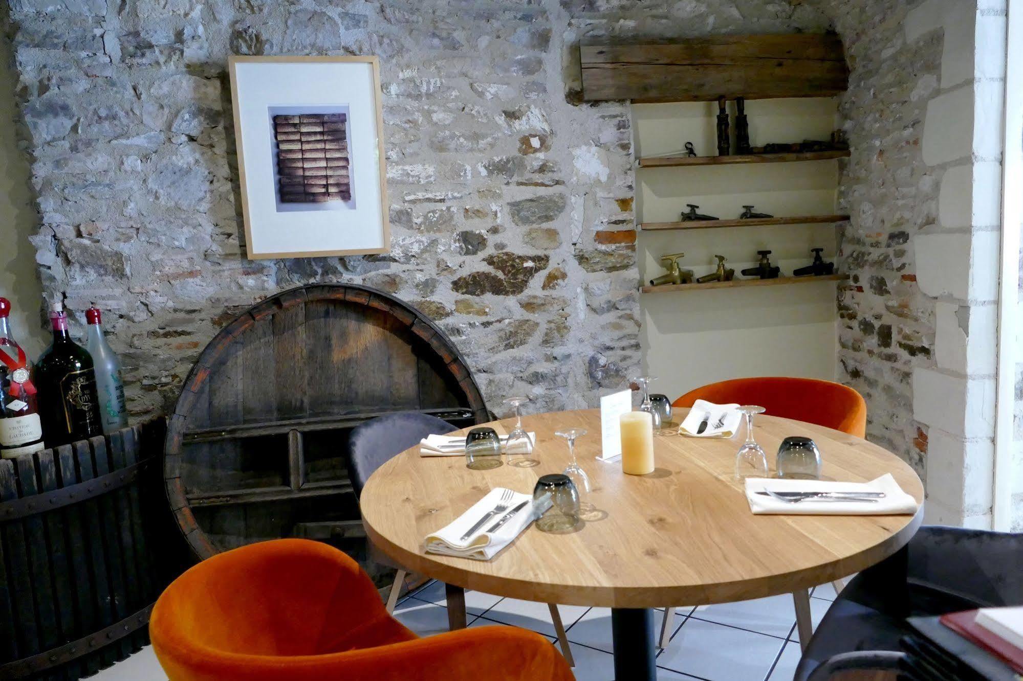 Logis Hotels Le Champalud Restaurant La Citadelle Oree-d'Anjou Luaran gambar