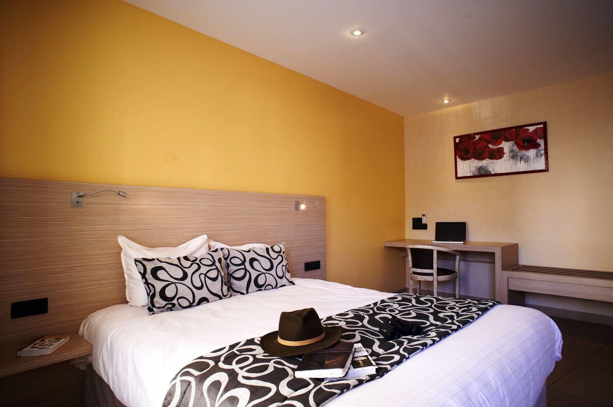 Logis Hotels Le Champalud Restaurant La Citadelle Oree-d'Anjou Luaran gambar
