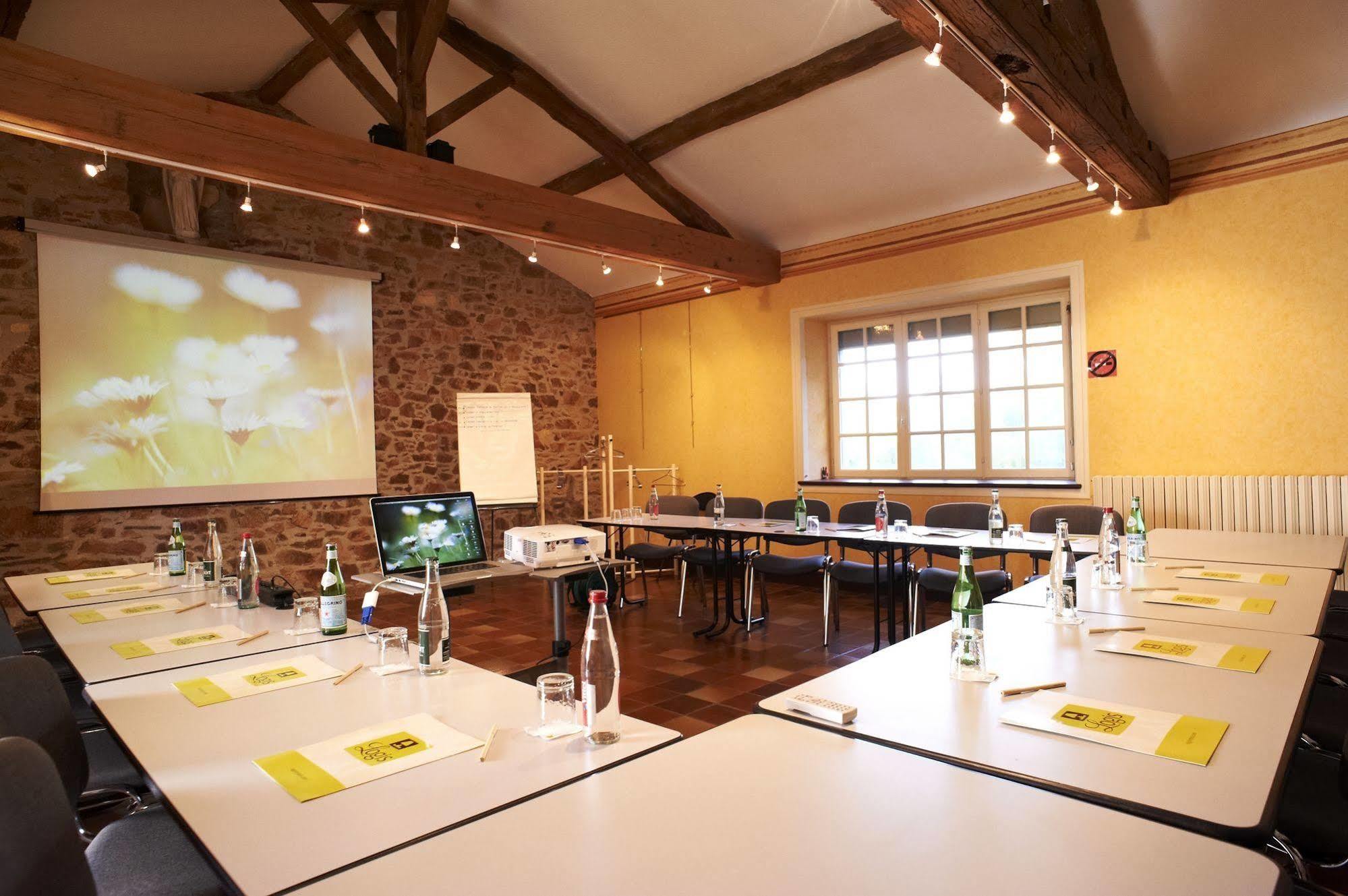 Logis Hotels Le Champalud Restaurant La Citadelle Oree-d'Anjou Luaran gambar