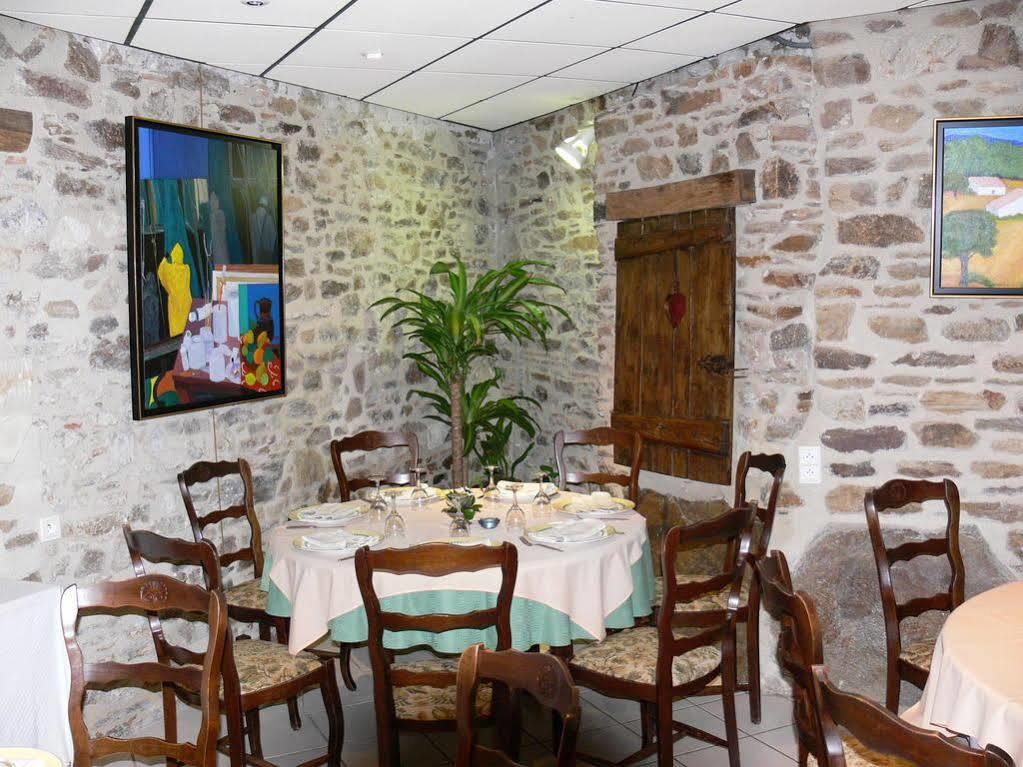 Logis Hotels Le Champalud Restaurant La Citadelle Oree-d'Anjou Luaran gambar